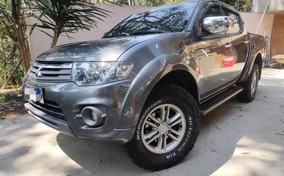 MITSUBISHI L200 TRITON 3.5 HPE 4X4 CD V6 24V FLEX 4P AUTOMÁTICO